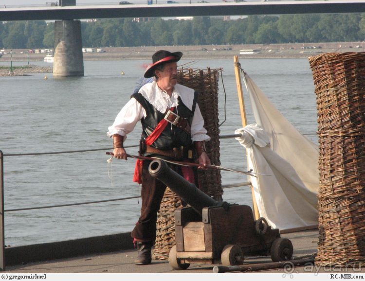 Дюссельдорфские витражи. Набережная Рейна