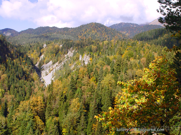 Малая Рица осенью.