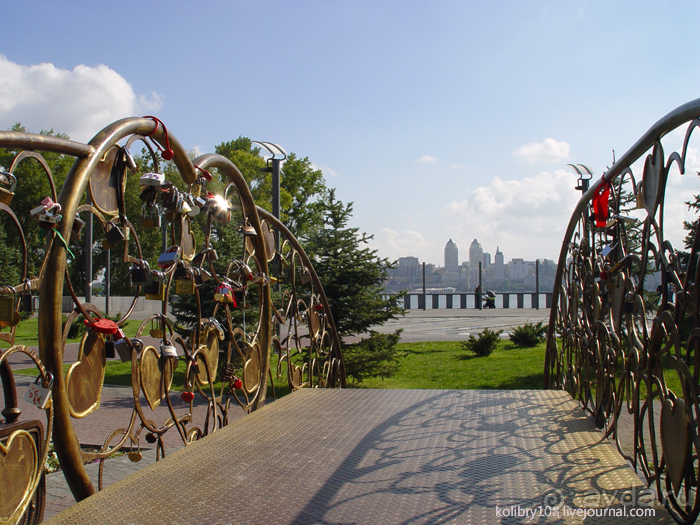 Чуден Днепр при тихой погоде...