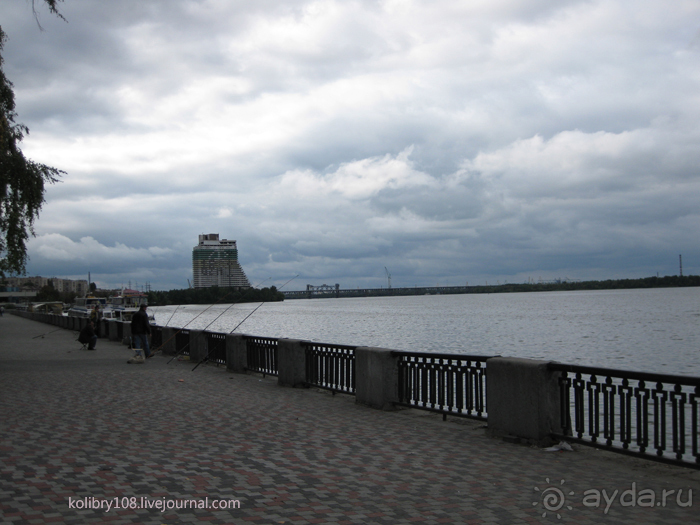 Чуден Днепр при тихой погоде...