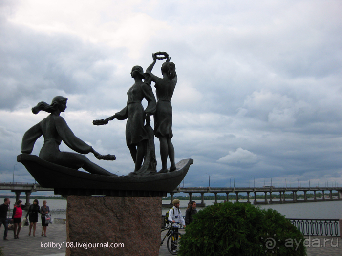 Чуден Днепр при тихой погоде...