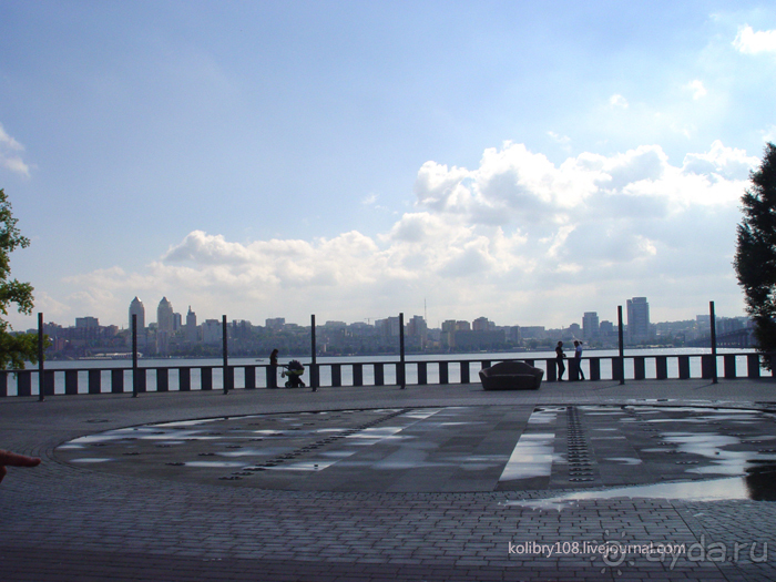 Чуден Днепр при тихой погоде...