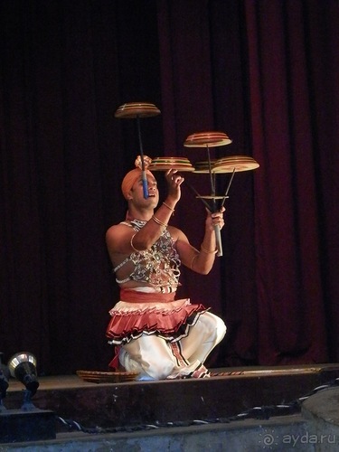 Шри-Ланка - национальные танцы и храм Зуба Будды