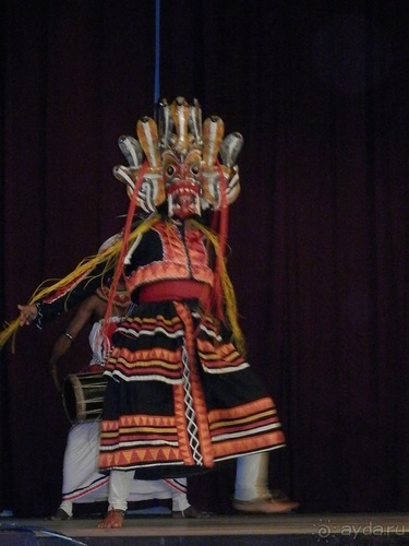 Шри-Ланка - национальные танцы и храм Зуба Будды