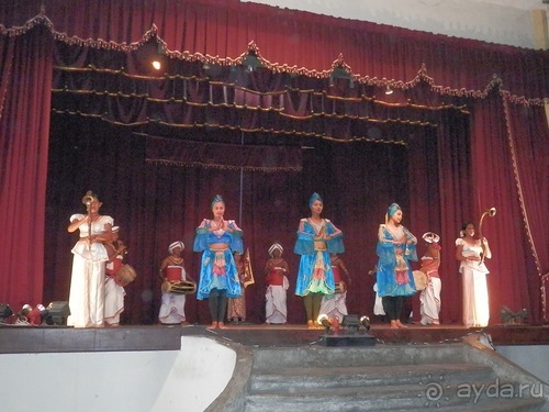 Альбом отзыва "Шри-Ланка - национальные танцы и храм Зуба Будды"