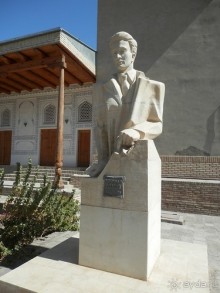 Парки, мавзолеи, рынки и музеи Бухары