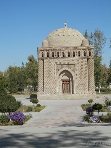Парки, мавзолеи, рынки и музеи Бухары