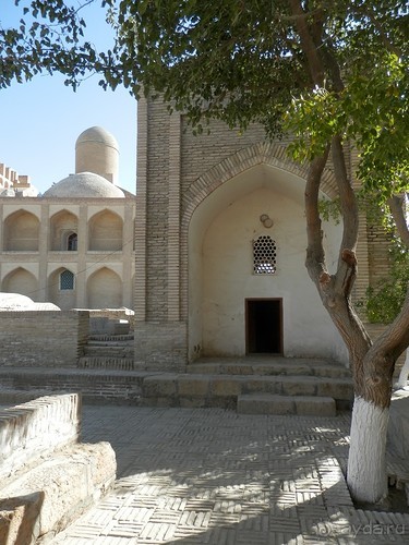 Парки, мавзолеи, рынки и музеи Бухары