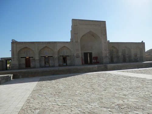 Парки, мавзолеи, рынки и музеи Бухары