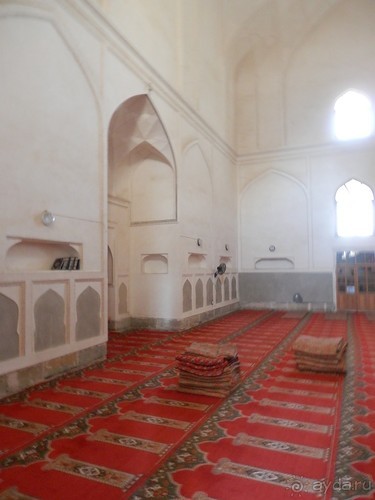 Парки, мавзолеи, рынки и музеи Бухары