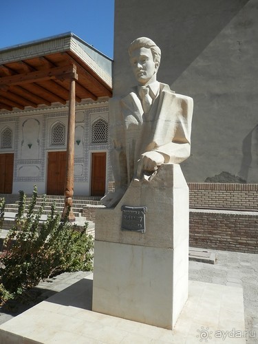 Парки, мавзолеи, рынки и музеи Бухары