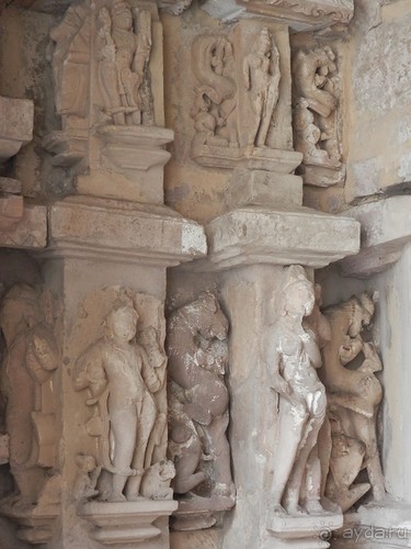 Джайнские храмы Кхаджурахо