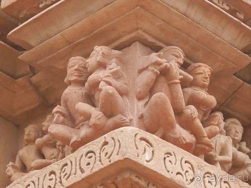 Джайнские храмы Кхаджурахо