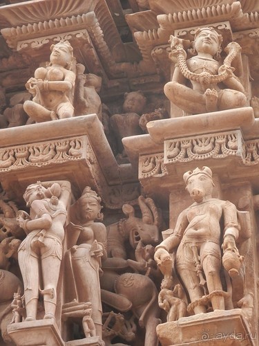 Джайнские храмы Кхаджурахо