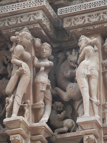 Джайнские храмы Кхаджурахо