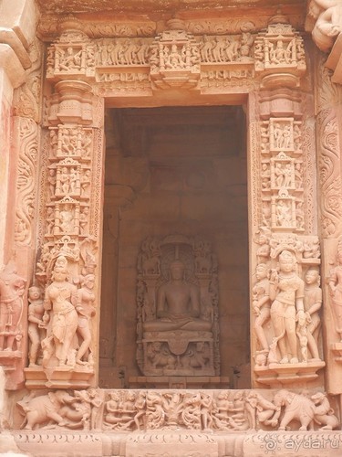 Джайнские храмы Кхаджурахо