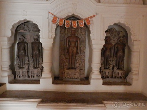 Джайнские храмы Кхаджурахо