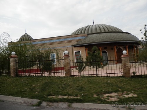 А Чимганские горы царят вдалеке и безумно прекрасны собою