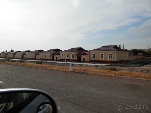 А Чимганские горы царят вдалеке и безумно прекрасны собою