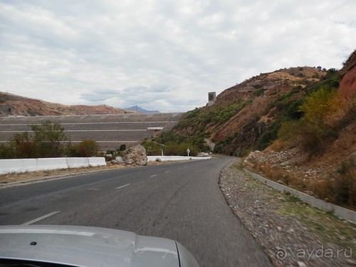 А Чимганские горы царят вдалеке и безумно прекрасны собою