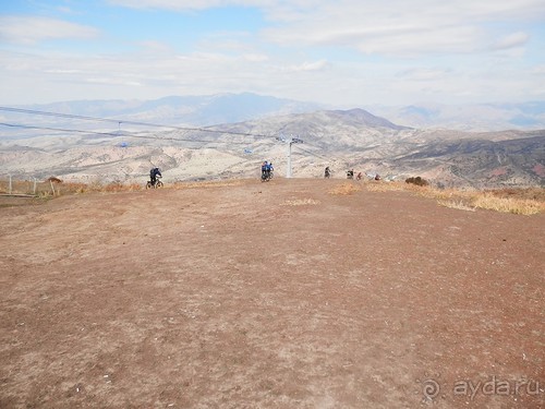 А Чимганские горы царят вдалеке и безумно прекрасны собою