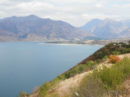 А Чимганские горы царят вдалеке и безумно прекрасны собою