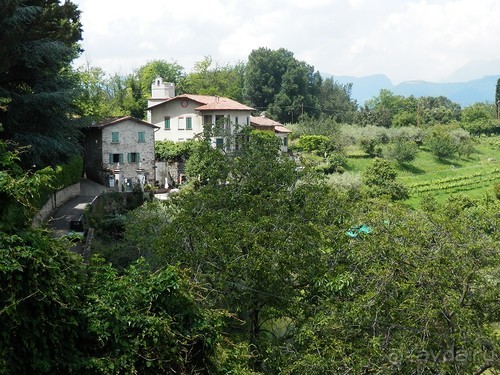 Бергамо - замок San Vigilio и холмы за городом