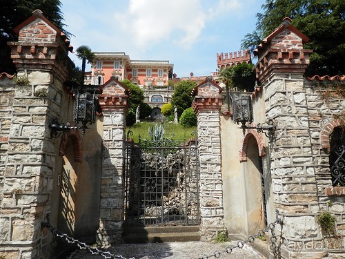 Бергамо - замок San Vigilio и холмы за городом