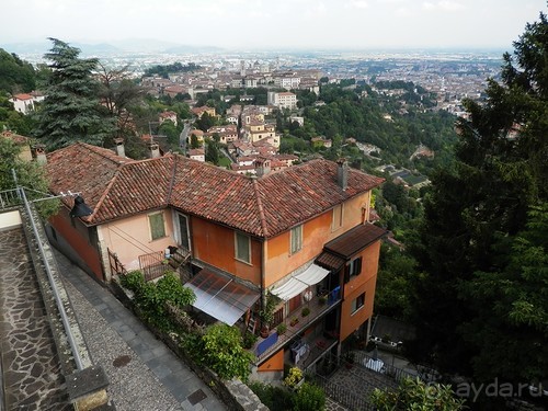 Бергамо - замок San Vigilio и холмы за городом