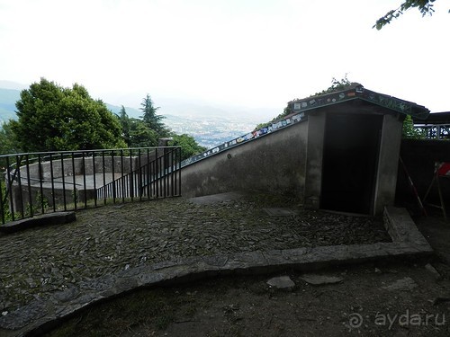 Бергамо - замок San Vigilio и холмы за городом