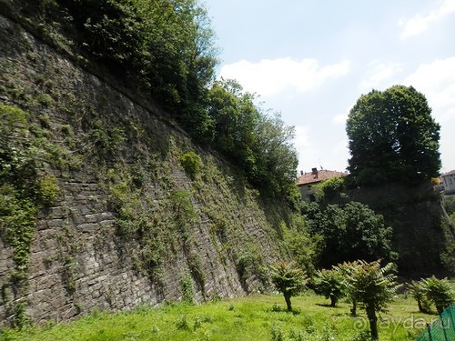Бергамо - замок San Vigilio и холмы за городом