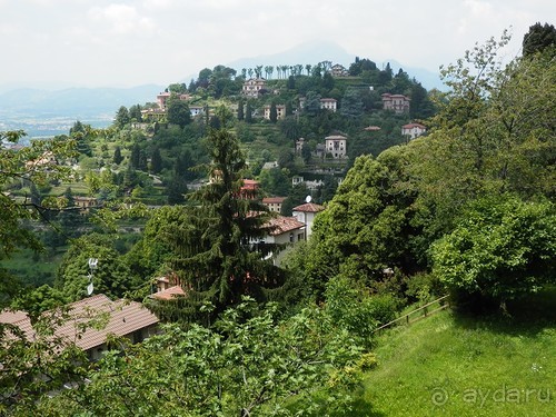 Бергамо - замок San Vigilio и холмы за городом
