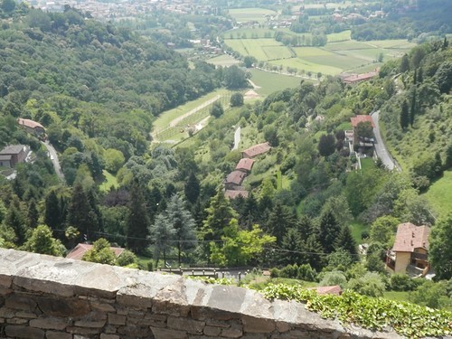 Бергамо - замок San Vigilio и холмы за городом