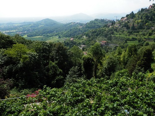 Бергамо - замок San Vigilio и холмы за городом