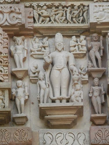 Эротические храмы Кхаджурахо