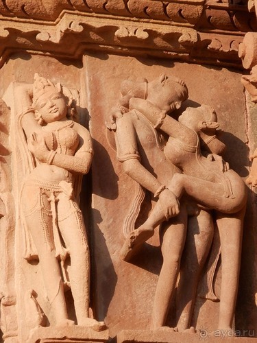 Эротические храмы Кхаджурахо