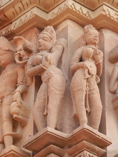 Эротические храмы Кхаджурахо