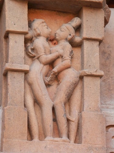 Эротические храмы Кхаджурахо
