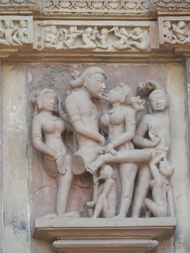 Эротические храмы Кхаджурахо