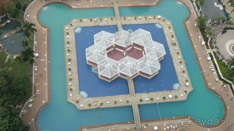 Территория отеля супер!