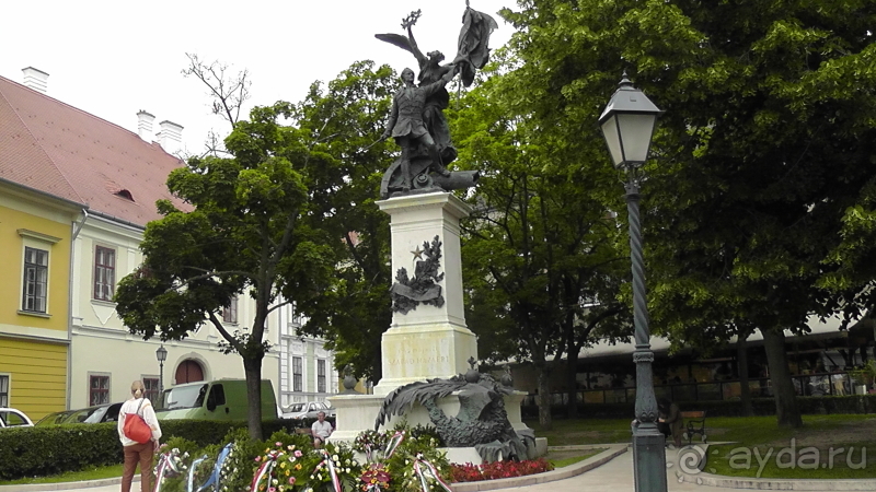 Будапешт. Это Венгрия.  Буда и крепость - 