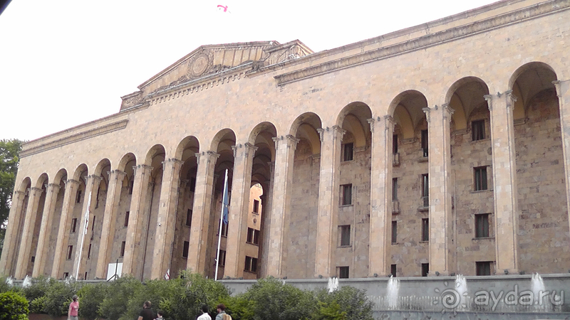 Грузия, Тбилиси. Попала в Грузию в карантин и я попала…Ночной Тбилиси, пл.Свободы и проспект Руставели.