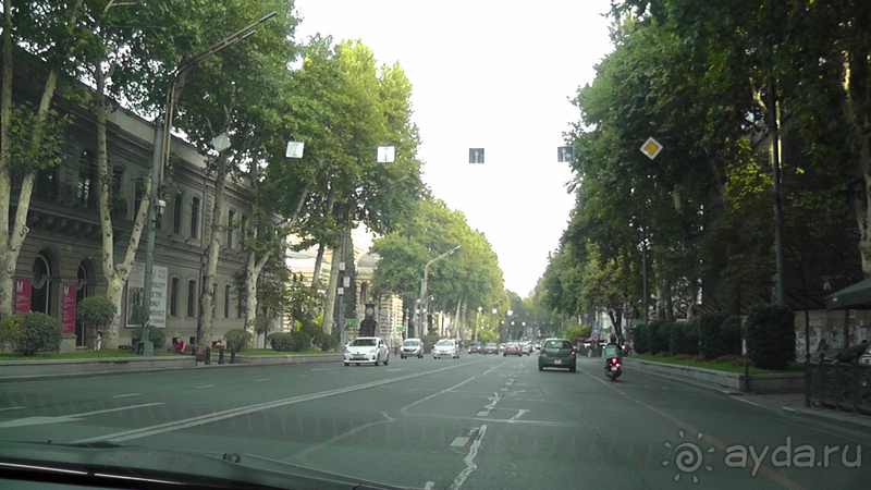 Грузия, Тбилиси. Попала в Грузию в карантин и я попала…Ночной Тбилиси, пл.Свободы и проспект Руставели.