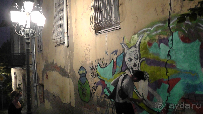 Грузия, Тбилиси. Попала в Грузию в карантин и я попала…Ночной Тбилиси, пл.Свободы и проспект Руставели.