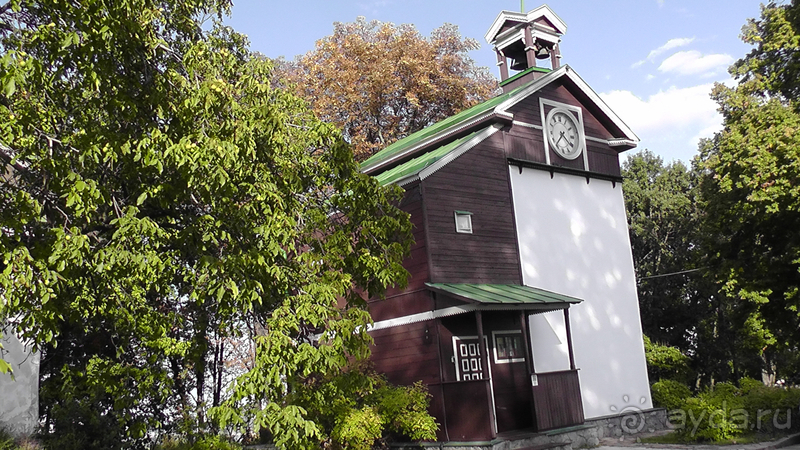 Киев, Ботанический сад. Весна-лето, осень-зима, а в середине Вечность! Вечность - Ионинского монастыря.