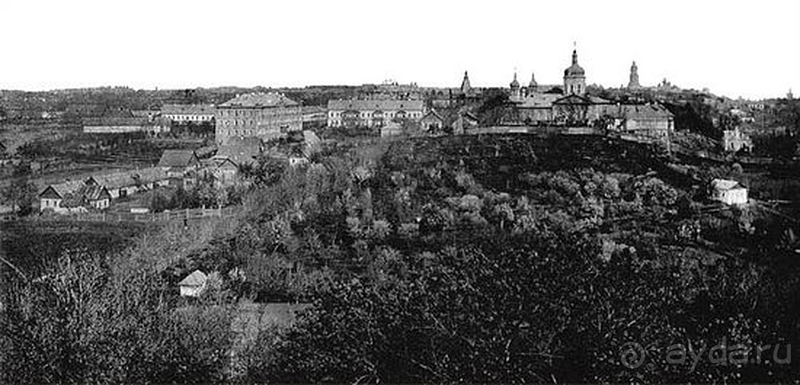 Киев, Ботанический сад. Весна-лето, осень-зима, а в середине Вечность! Вечность - Ионинского монастыря.