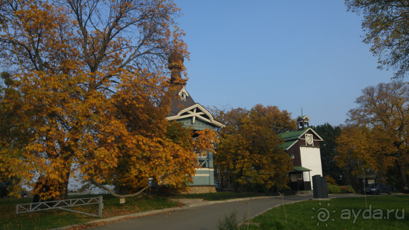 Киев, Ботанический сад. Весна-лето, осень-зима, а в середине Вечность! Вечность - Ионинского монастыря.