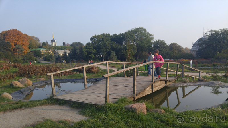 Киев, Ботанический сад. Весна-лето, осень-зима, а в середине Вечность! Вечность - Ионинского монастыря.