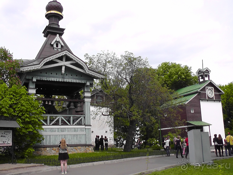 Киев, Ботанический сад. Весна-лето, осень-зима, а в середине Вечность! Вечность - Ионинского монастыря.