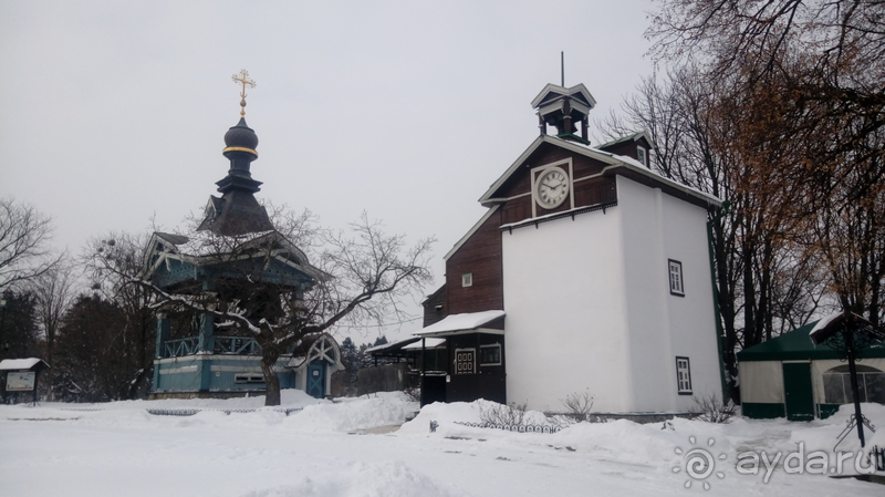 Киев, Ботанический сад. Весна-лето, осень-зима, а в середине Вечность! Вечность - Ионинского монастыря.
